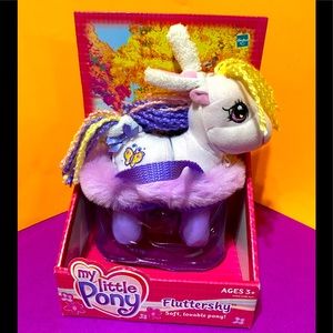 MY LITTLE PONY G3 NWT VINTAGE 2004 FLUTTERSHY SOFT, LOVABLE PONY w/CARRY CASE